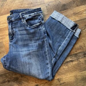Kut from the kloth capri straight distressed denim